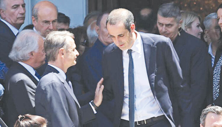Τό «ἀφεντικό» ἀπειλεῖ μέ διάσπαση τήν ΝΔ