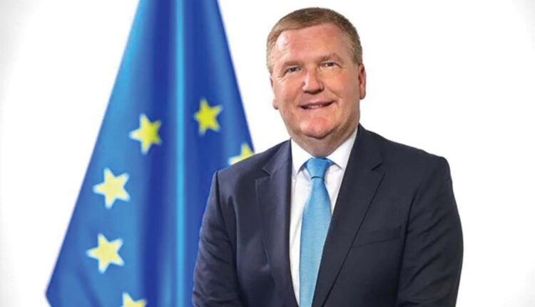 Ὁ Ἐπίτροπος Δικαιοσύνης τῆς ΕΕ Μάικλ Μάκ Γκράθ.