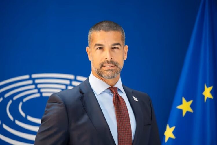 Νίκος Αναδιώτης